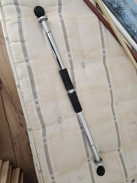 Photo of free Pull up bar (IG1) #1