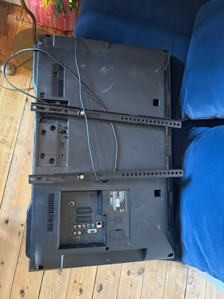 Photo of free Sony telly with wall bracket (Harringay N4) #3