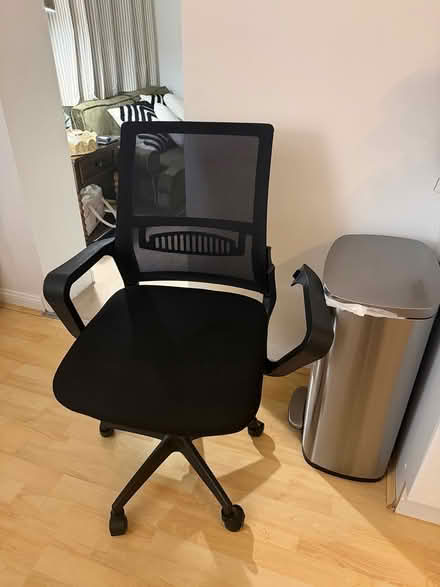 Photo of free Desk chair (Heatherside) #1