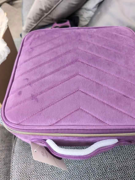 Photo of free Vanity makeup bag (MK42) #1
