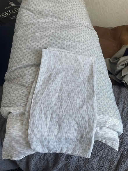 Photo of free Single duvet and cover (Illingworth. HX2) #1