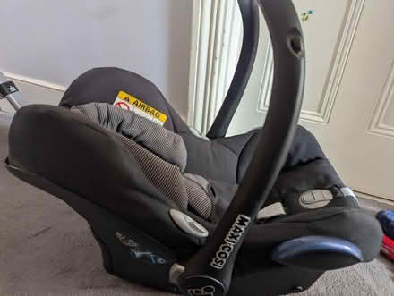 Photo of free Baby car seat + isofix base (Harringay N4) #2