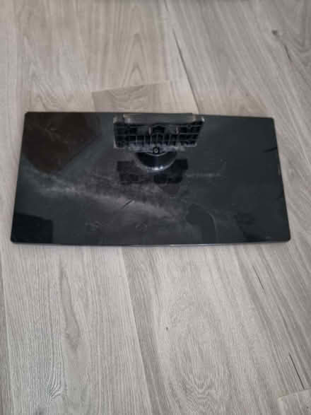 Photo of free 2 x TV stand, holds up to 55 inch screen. (Vauxhall SW8) #3