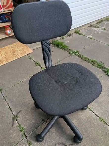 Photo of free Swivel Chair (ME13) #1