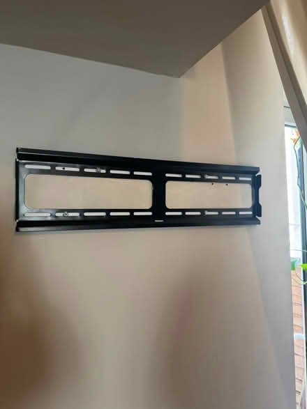Photo of free Sony telly with wall bracket (Harringay N4) #4