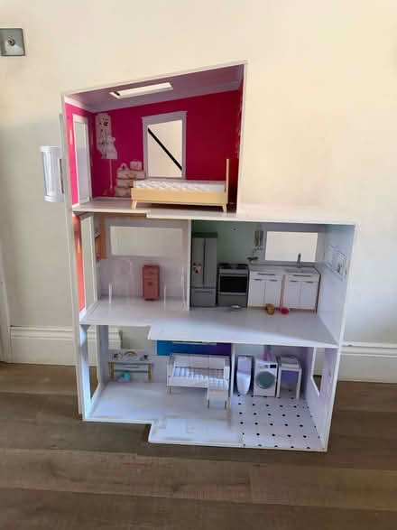 Photo of free Rainbow High house (W6 0) #1