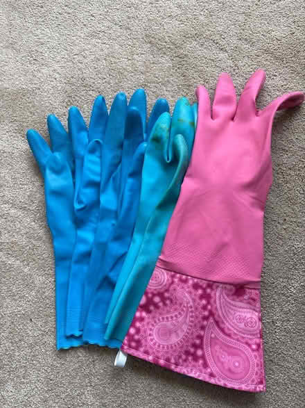 Photo of free Left-hand Rubber gloves (Ninth Line & Hwy. 7 - Markham) #1