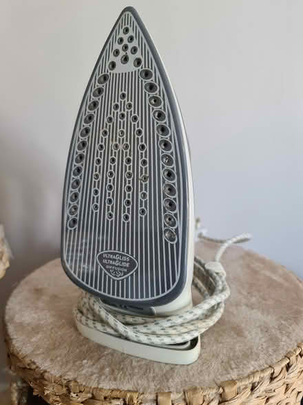 Photo of free Tefal Steam Iron + 19-page Manual (Southwick BN42) #1