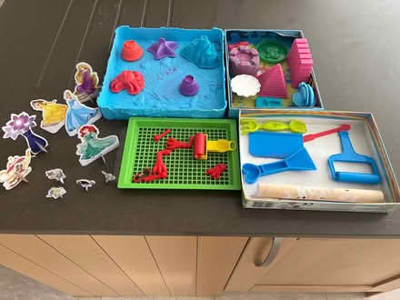 Photo of free Kinetic sand bundle (Colehill BH21) #1