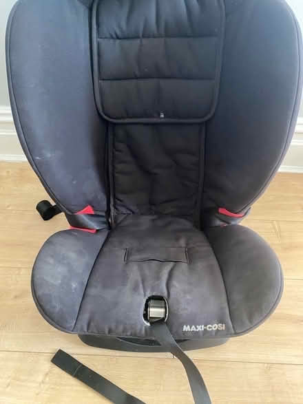Photo of free Isofix car seat (Harrogate HG2) #3