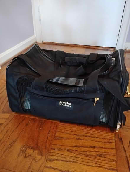 Photo of free Pet Carrier (West End bet. Dupont & Georgtn) #1