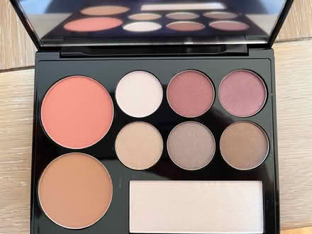 Photo of free No 7 makeup palette (Oxford, OX4 7) #2