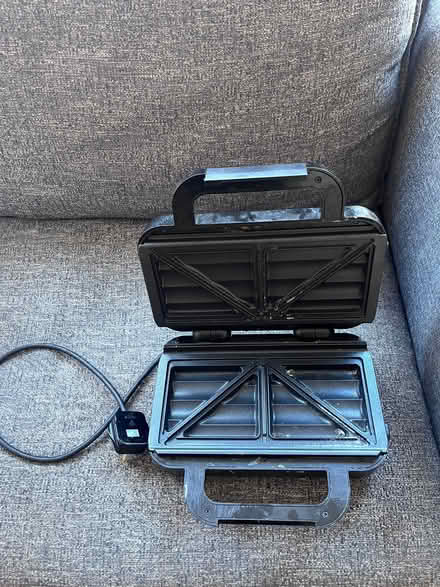 Photo of free Breville toastie maker (G12 9RY - Hyndland) #1