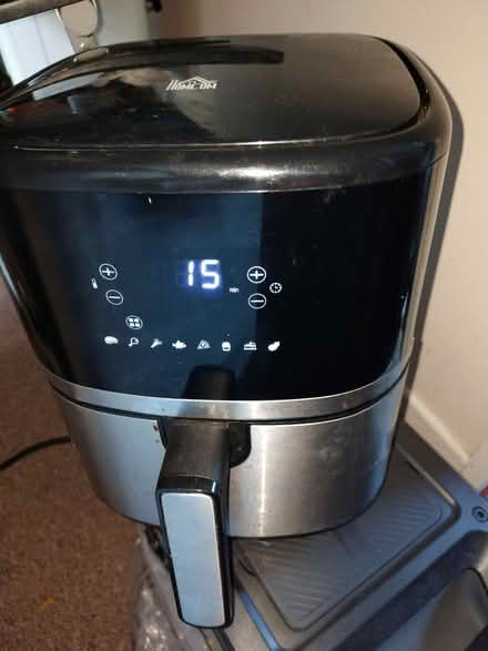 Photo of free HomCom AirFryer (Rhayader LD6) #1