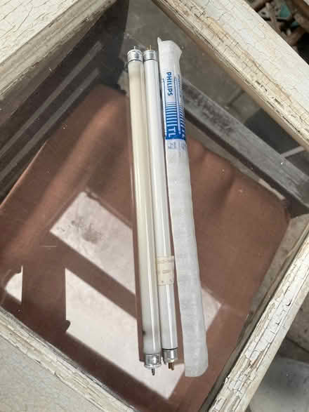 Photo of 12” Florescent tube (North Willow Glen , San Jose) #1