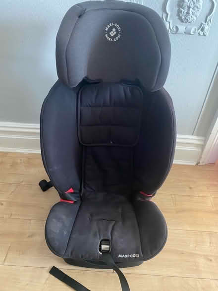 Photo of free Isofix car seat (Harrogate HG2) #1