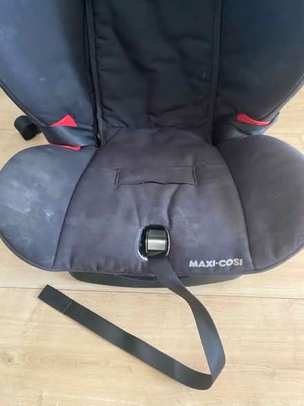 Photo of free Isofix car seat (Harrogate HG2) #2