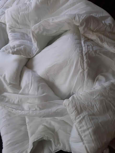 Photo of free Large duvet, heavy tog (Mildmay N1) #1