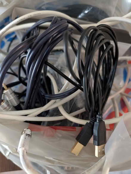 Photo of free Bag of old cables, audio, HDMI, etc (Hoddesdon EN11) #1