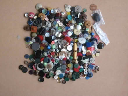 Photo of free Assorted buttons (Dairy Lane Estate DH4) #1