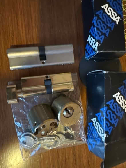 Photo of free New door lock sets with keys (Albert Park M20) #1