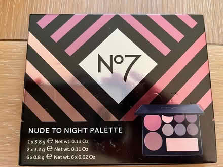 Photo of free No 7 makeup palette (Oxford, OX4 7) #1