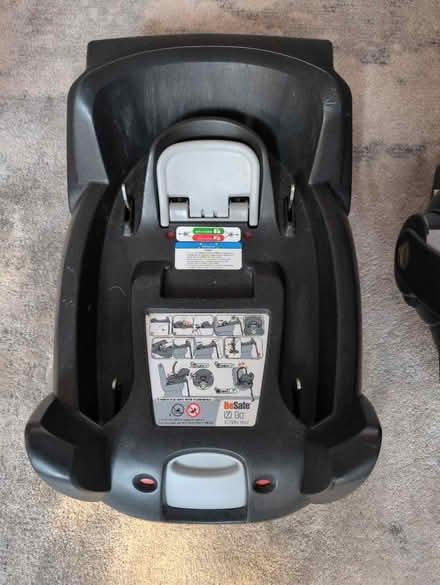 Photo of free BeSafe baby car seat and two bases (Sarratt WD3 6AP) #3