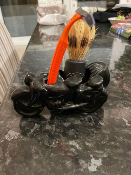 Photo of free Shaving Brush/Razor Holder (CT11) #2