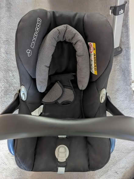 Photo of free Baby car seat + isofix base (Harringay N4) #1