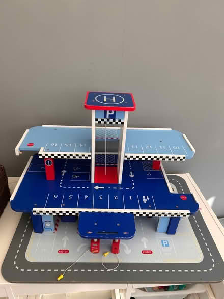 Photo of free Wooden car garage (Corringham SS17) #2