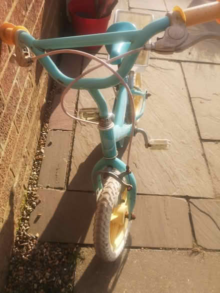 Photo of free Girls bike for approx 4 year old (BN24) #2