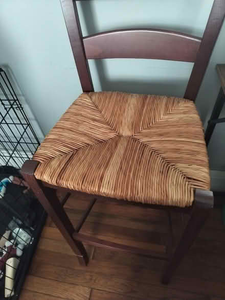 Photo of free table and wicker chair (Lower Westchester) #2