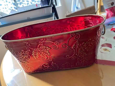 Photo of free Tin Tubs from Gift baskets (Saratoga Village) #4