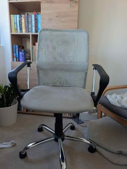 Photo of free Office chair (Chiltern Road RG4) #1