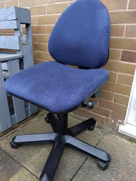 Photo of free Armless blue computer chair (Mickleover DE3) #2