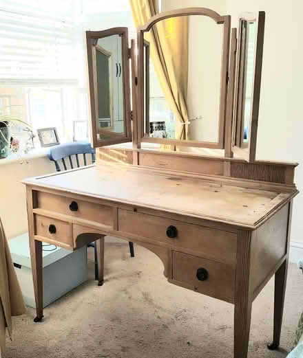 Photo of free Pine Dressing Table (CT9) #1