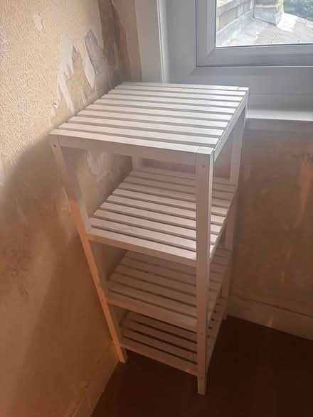 Photo of free White bathroom storage unit (SE24) #1