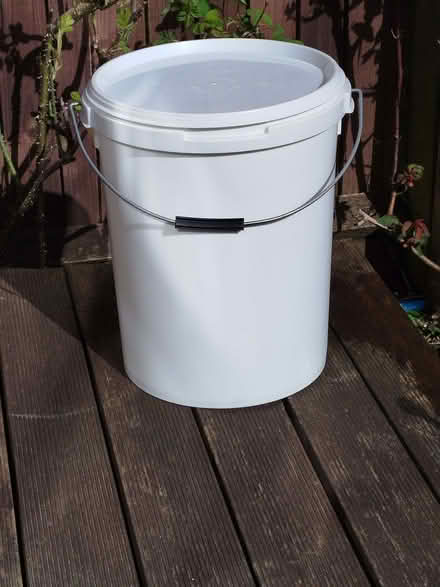 Photo of free Large bucket with handle and lid (Top Amersham HP6) #1
