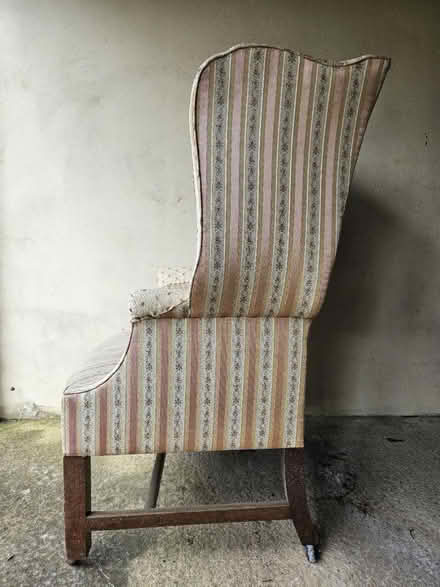 Photo of free Vintage chair (Ba7 7jr) #4