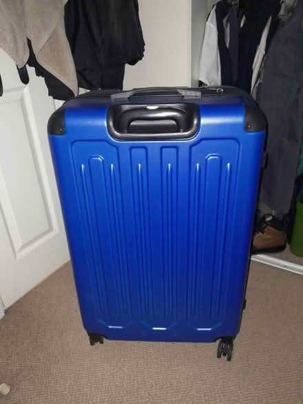 Photo of free Large hard shell suit case (Welwyn Garden city AL7) #1