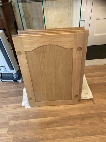 Photo of free Pr8 2hx solid oak kitchen doors (Southport PR8) #2