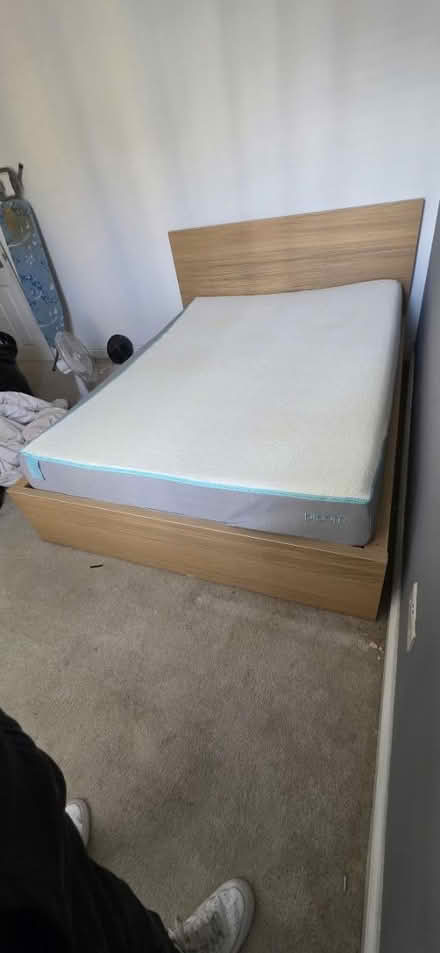 Photo of free Super King Mattress Great Condition (SW17 9HE) #3