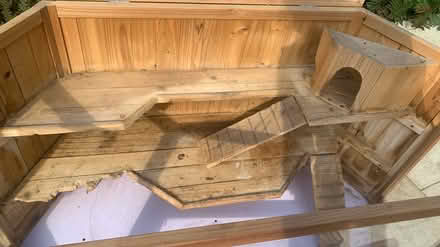 Photo of free Guinea pig or Rabbit hutch (KT12) #4