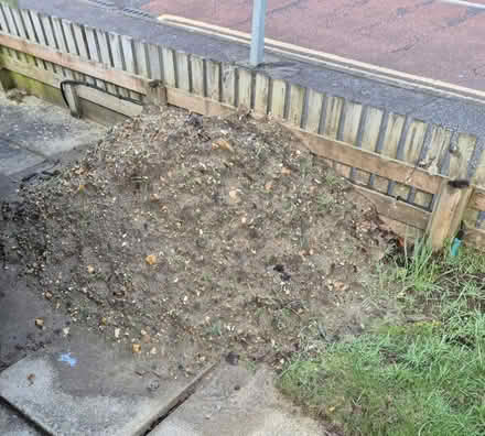 Photo of free mud soil dirt (BH9, Muscliff, Bournemouth) #1