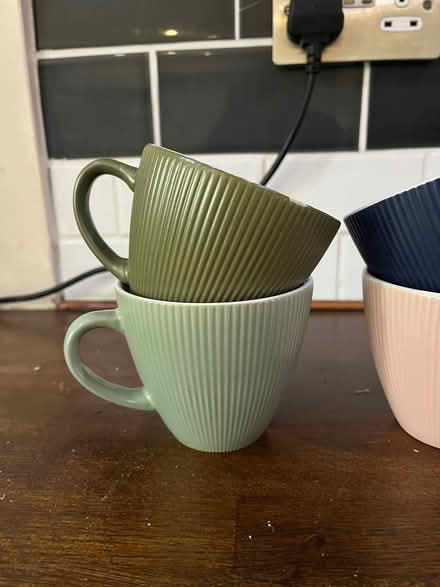Photo of free Set of 6 mugs (GU9) #2