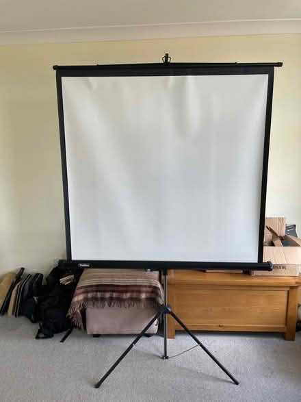 Photo of free VonHaus Projector Screen (Rochester) #2