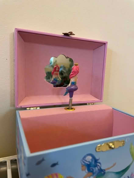 Photo of free Jewellery Box with music (Mill Hill (NW7)) #3
