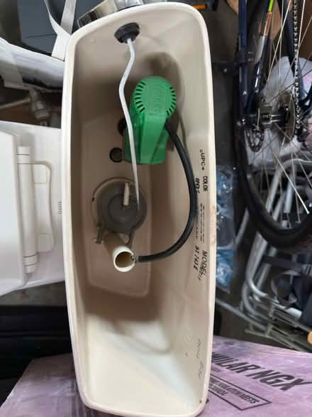 Photo of free Toto toilet (Laurelhurst) #3