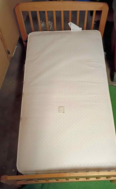 Photo of free small bed and mattress (near the Sunnyvale library) #1