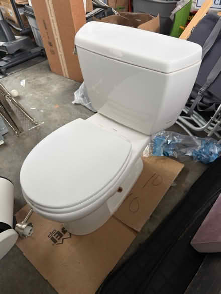 Photo of free Toto toilet (Laurelhurst) #1